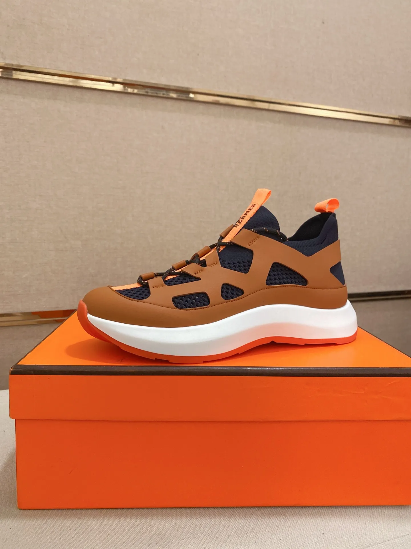 Men's clothing and shoes💰: 660💰《HERMES》【Classic Original Version】Hermès; Top 🔝 Purchasing Agency 🔍🔍Men’s latest 🇺🇸 counters are on sale simultaneously, original imported from Italy ▲▲Silk cowhide with breathable fabric ▲▲ (high-end and expensive Qi·Grade) Exquisite workmanship (Italian 🇮🇹Imported water-dyed 🐂cowhide lining) Sole: Original sole provided by the original factory, ⚠️Exclusive double-layer activity·TPR·Rubber·Combined molded outsole; Super·comfortable·wear-resistant·non-slip·environmental protection The real thing is more beautiful when photographed (high quality, following orders). You can enter and leave the counter at will * Number of yards: 38·39·40·41·42·43·44·45